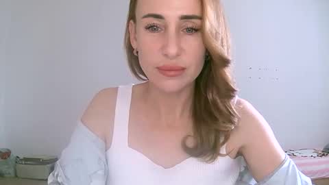 Snapshot of alice_sewx chatting on 09/18/25, 09:44 Alice Sewx online show from 09/18/25, 09:44