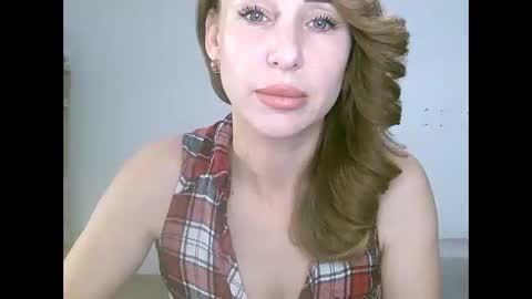 Snapshot of alice_sewx chatting on 11/13/25, 01:32 Alice Sewx online show from 11/13/25, 01:32