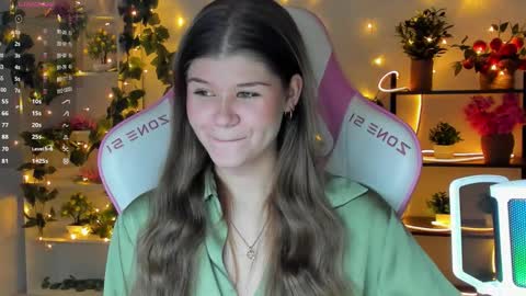 Snapshot of alice_tails chatting on 09/09/25, 09:25 Alice online show from 09/09/25, 09:25