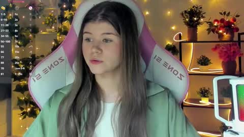 Snapshot of alice_tails chatting on 09/16/25, 09:16 Alice online show from 09/16/25, 09:16