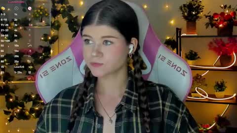 Snapshot of alice_tails chatting on 09/26/25, 09:30 Alice online show from 09/26/25, 09:30