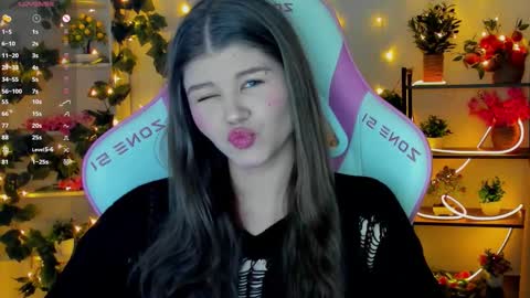 Snapshot of alice_tails chatting on 10/14/25, 10:32 Alice online show from 10/14/25, 10:32