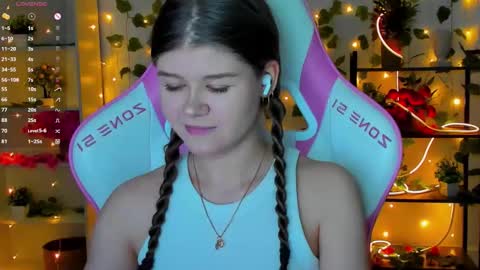 Snapshot of alice_tails chatting on 11/06/25, 10:21 Alice online show from 11/06/25, 10:21