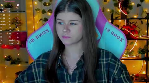 Snapshot of alice_tails chatting on 11/08/25, 10:30 Alice online show from 11/08/25, 10:30