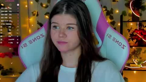 Snapshot of alice_tails chatting on 12/03/25, 07:49 Alice online show from 12/03/25, 07:49