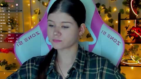 Snapshot of alice_tails chatting on 12/05/25, 03:20 Alice online show from 12/05/25, 03:20