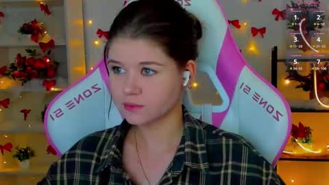 Snapshot of alice_tails chatting on 12/14/25, 10:09 Alice online show from 12/14/25, 10:09