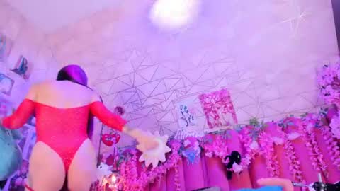 Snapshot of alicebenett_ chatting on 06/14/26, 10:01 online show from 06/14/26, 10:01