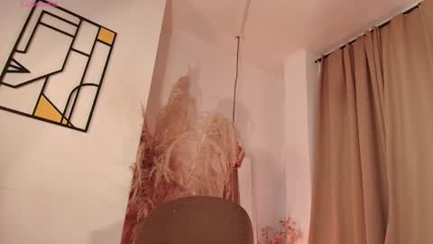 Snapshot of aliceblaker_ chatting on 10/18/25, 04:37 aliceblaker_ online show from 10/18/25, 04:37