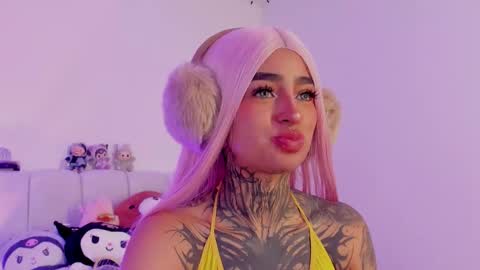 Snapshot of alicee_0 chatting on 09/25/25, 07:17 Alice online show from 09/25/25, 07:17