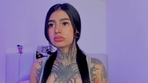 Snapshot of alicee_0 chatting on 10/22/25, 07:24 Alice online show from 10/22/25, 07:24