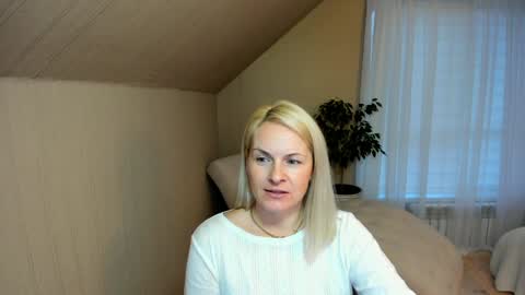Snapshot of alicee__grace chatting on 01/15/25, 12:47 Alicee online show from 01/15/25, 12:47