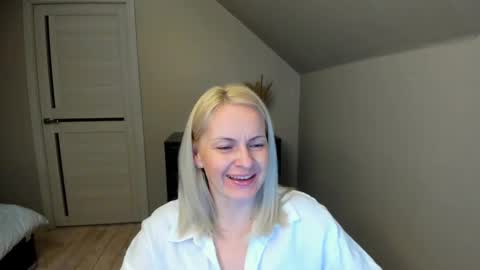 Snapshot of alicee__grace chatting on 02/15/25, 08:22 Alicee online show from 02/15/25, 08:22