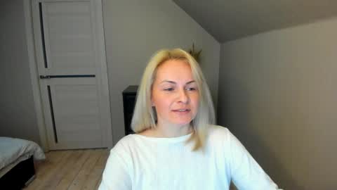 Snapshot of alicee__grace chatting on 02/23/25, 02:04 Alicee online show from 02/23/25, 02:04