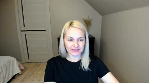 Snapshot of alicee__grace chatting on 02/28/25, 04:10 Alicee online show from 02/28/25, 04:10