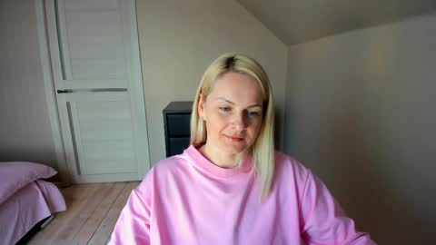Snapshot of alicee__grace chatting on 03/11/25, 09:24 Alicee online show from 03/11/25, 09:24