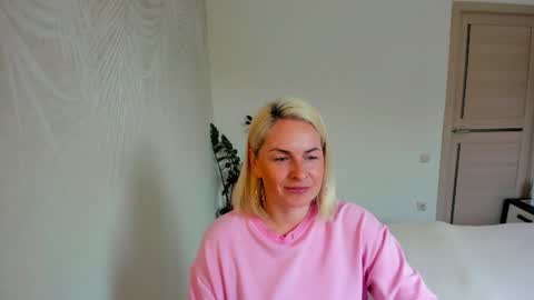 Snapshot of alicee__grace chatting on 06/26/26, 09:03 Alicee online show from 06/26/26, 09:03