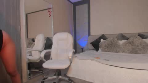 Snapshot of alicee_clark_ chatting on 03/04/26, 01:44 alicee_clark_ online show from 03/04/26, 01:44