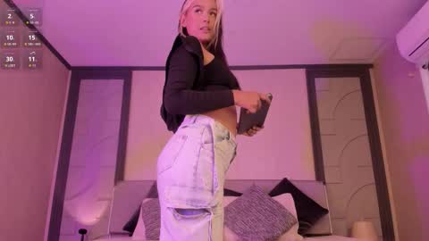 Snapshot of alicee_clark_ chatting on 03/22/26, 12:30 alicee_clark_ online show from 03/22/26, 12:30