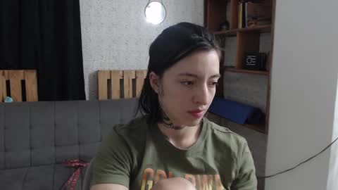 alicee_logan_ online show from 01/22/25, 05:48