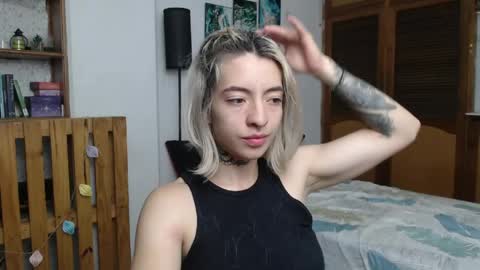 alicee_logan_ online show from 04/29/26, 02:04