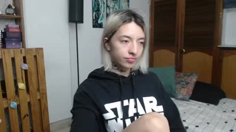 alicee_logan_ online show from 06/16/26, 01:52