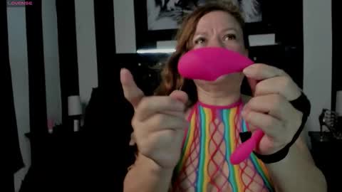 Snapshot of alicee_mature4 chatting on 09/22/25, 10:34 alicee_mature4 online show from 09/22/25, 10:34