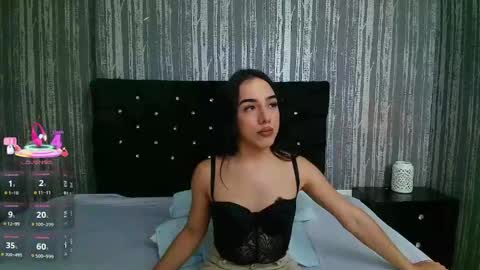 Snapshot of alicee_moonn chatting on 06/09/26, 08:09 alicee_moonn online show from 06/09/26, 08:09