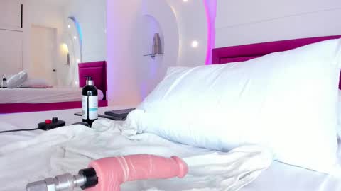 Alice  online show from 02/09/25, 07:38