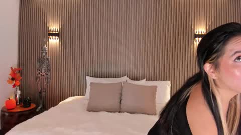 Alice  online show from 10/25/25, 04:20