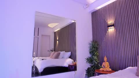 Alice  online show from 11/20/25, 04:23