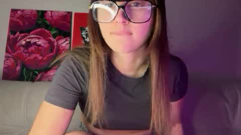 aliceinlustland online show from 04/04/26, 05:54