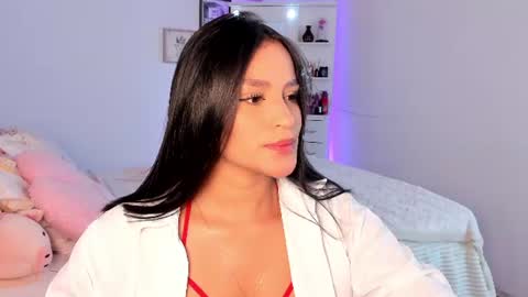 Snapshot of alicekiing_ chatting on 06/15/26, 05:31 ALICEKIING online show from 06/15/26, 05:31