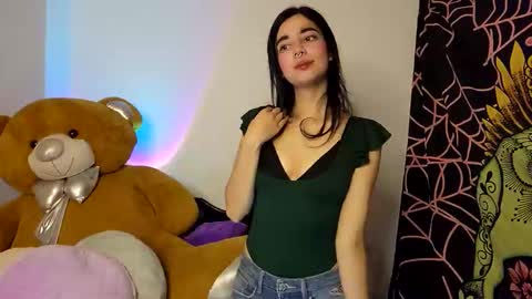 Alicekingdom online show from 11/25/25, 12:54