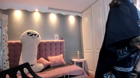 Snapshot of alicelee_ chatting on 02/18/26, 01:29 Alice online show from 02/18/26, 01:29