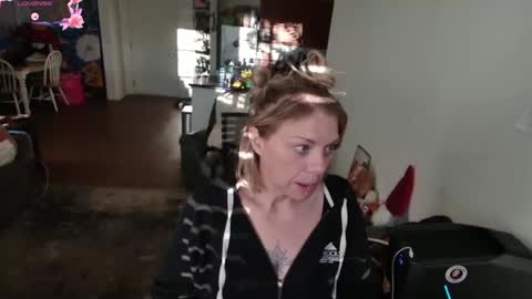 Snapshot of aliceliddell710 chatting on 09/30/25, 01:16 Alice Liddell online show from 09/30/25, 01:16