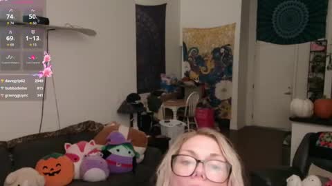 Snapshot of aliceliddell710 chatting on 10/05/25, 04:33 Alice Liddell online show from 10/05/25, 04:33