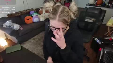 Snapshot of aliceliddell710 chatting on 10/29/25, 05:47 Alice Liddell online show from 10/29/25, 05:47