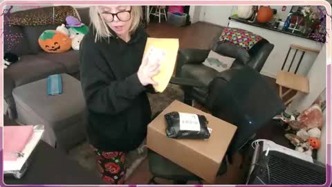 Snapshot of aliceliddell710 chatting on 11/03/25, 07:15 Alice Liddell online show from 11/03/25, 07:15