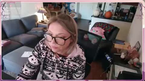 Snapshot of aliceliddell710 chatting on 11/19/25, 05:57 Alice Liddell online show from 11/19/25, 05:57