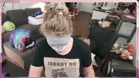 Alice Liddell online show from 12/21/25, 05:53