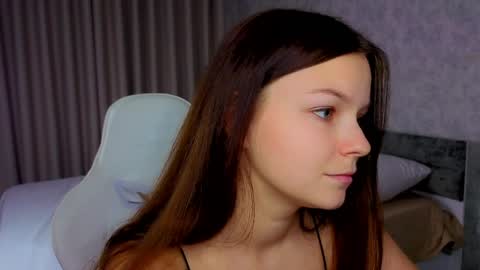 u can name me Alice online show from 06/03/26, 06:24