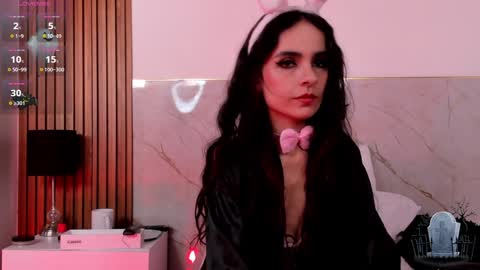 alicenoir_ online show from 02/06/25, 08:45