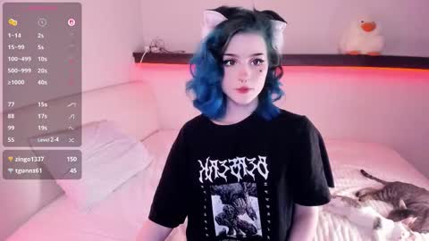 Snapshot of alicentity chatting on 10/25/25, 05:15 Alice online show from 10/25/25, 05:15