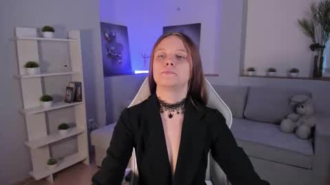 Snapshot of alicepill chatting on 10/13/25, 02:00 Alice online show from 10/13/25, 02:00