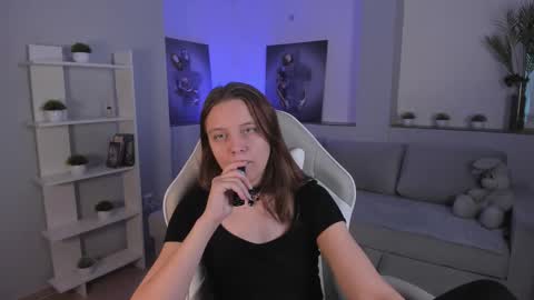 Snapshot of alicepill chatting on 10/16/25, 02:12 Alice online show from 10/16/25, 02:12