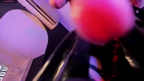 Snapshot of alicepoixxxon chatting on 02/14/25, 02:12 ALICE online show from 02/14/25, 02:12