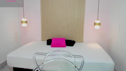 Snapshot of aliceross1 chatting on 05/01/26, 08:57 AliceRoss online show from 05/01/26, 08:57