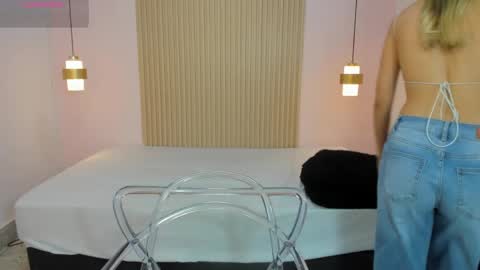 Snapshot of aliceross1 chatting on 05/15/26, 11:34 AliceRoss online show from 05/15/26, 11:34