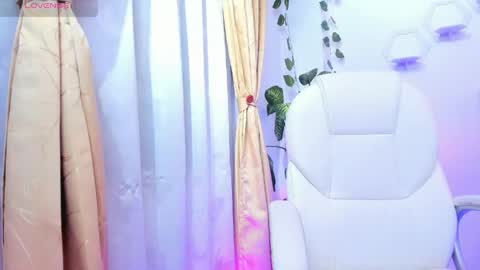Snapshot of alicesky1_ chatting on 05/02/26, 03:33 Alice online show from 05/02/26, 03:33